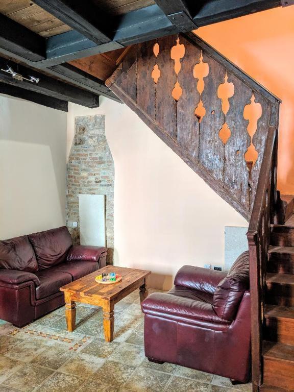 Private Courtyard Medieval Stone Home In Old Town Rovinj Bagian luar foto